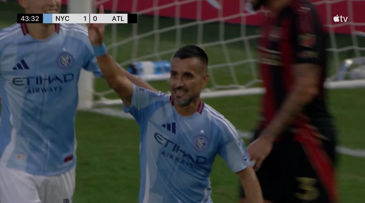 Moralez hace historia sobre Lampard, Pirlo y Villa en New York City