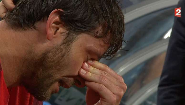 The Most Decorated Footballer In History Retires Besoccer