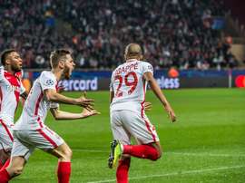Mbappé de novo em destaque no triunfo do Monaco, no Signal Iduna Park. Twitter