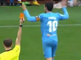 Melero Lopez wrongly sent off Dani Parejo of Valencia. Captura/LaLigaTV