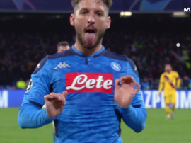 Mertens abre o placar para o Napoli com um gol histórico. Captura/Movistar+