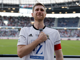Mertesacker was left in tears after being replaced by his 67-year-old father. Twitter/Hannover96