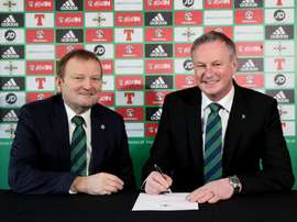 O'Neill firmó su nuevo contrato. Twitter/NothernIreland