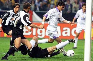 L'ex attaccante del Real Mijatovic segna in fuorigioco il gol in finale di Champions '98.
