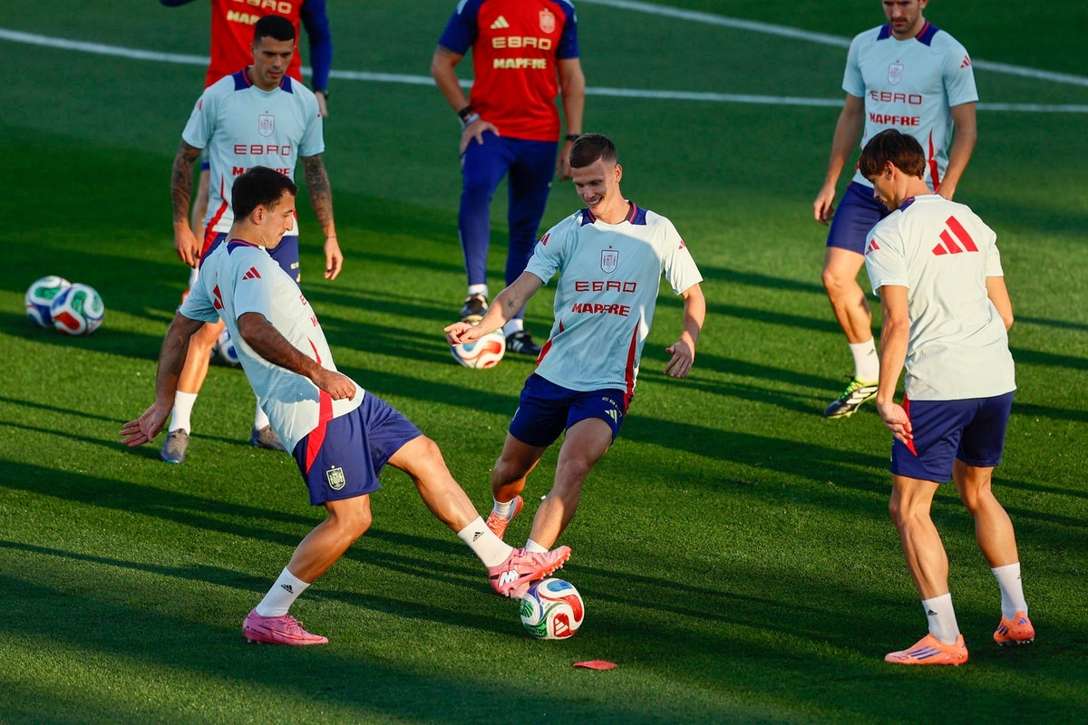 Dani Olmo forfait per le sfide contro Georgia e Bulgaria