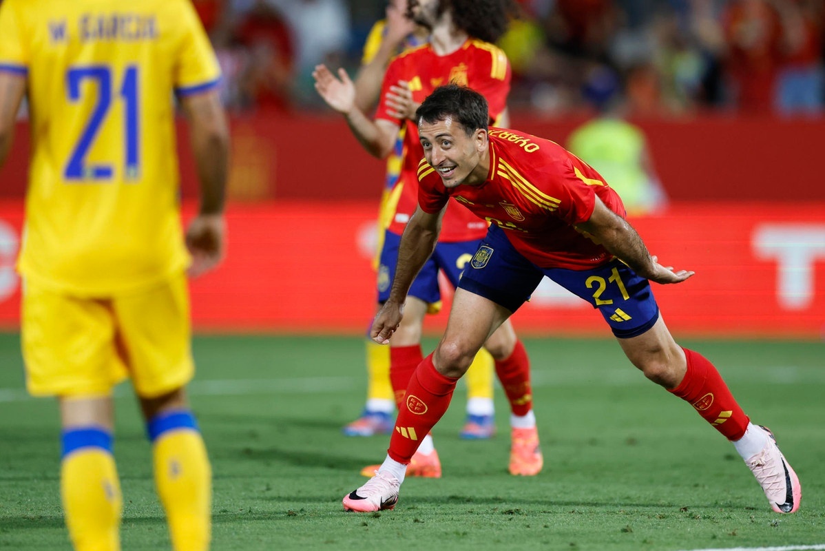 Oyarzabal, 10º jugador en conseguir un 'hat trick' con España en el S.XXI