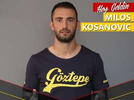 El serbio ya luce los colores de su nuevo equipo. Göztepe