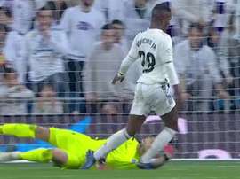 Moment où Rulli fait tomber Vinicius. Capture/beINSports
