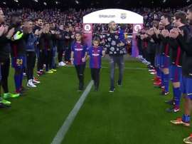 O momento da guarda de honra a 'Masche'. Gol