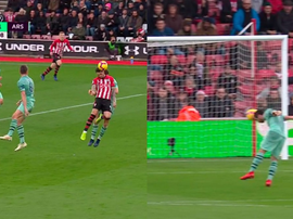 Mano a mano entre Ings y Mkhitaryan. Capturas/Vamos