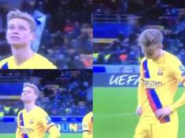A tristeza de De Jong ao ver o Ajax eliminado. Captura/Movistar
