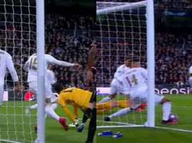 Casemiro et Valverde évitent le CSC de Ramos. Movistar/LigadeCampeones