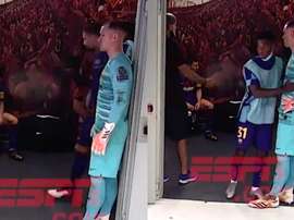 Um Messi de cabeça baixa e desolado. Captura/ESPN