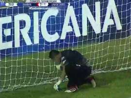 El portero de Guabirá protagonizó una extraña imagen. Captura/FoxSports