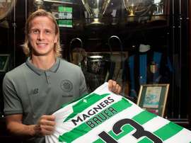 Stoke City prête Bauer au Celtic. Twitter/CelticFC