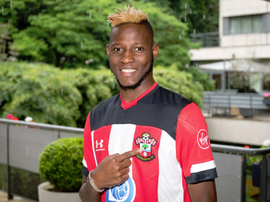 OFFICIEL : Djenepo est un joueur de Southampton. SouthamptonFC