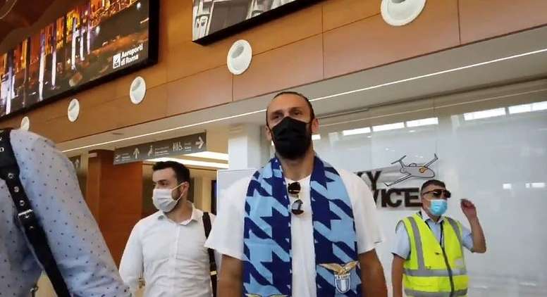 https://t.resfu.com/media/img_news/muriqi--a-su-llegada-al-aeropuerto-de-roma-para-fichar-con-la-lazio--captura-sslazio.jpg?size=776x&q=60 https://t.resfu.com/media/img_news/muriqi--a-su-llegada-al-aeropuerto-de-roma-para-fichar-con-la-lazio--captura-sslazio.jpg?size=776x&q=60