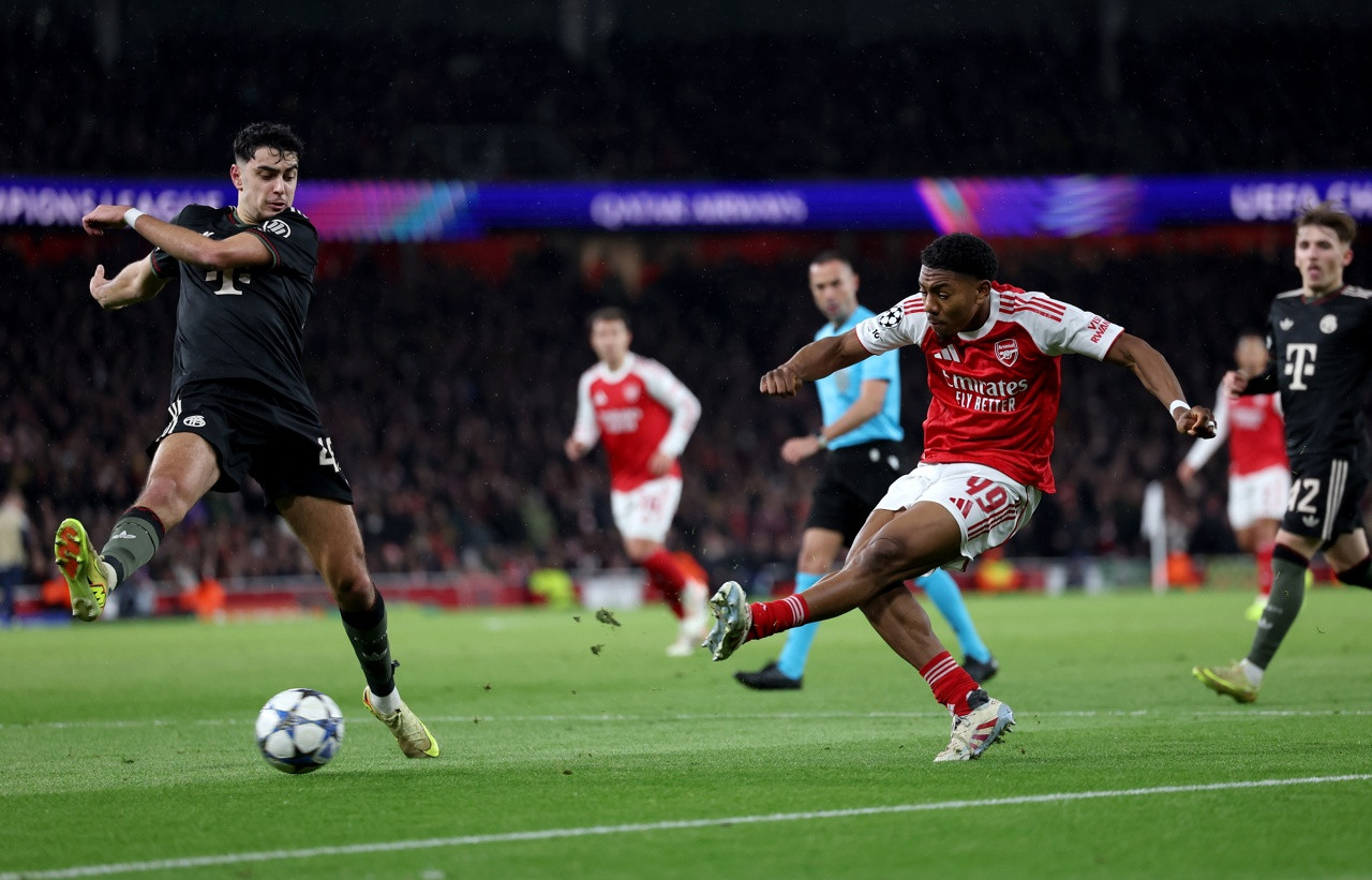 Arsenal thump Bayern to stay perfect in Champions League