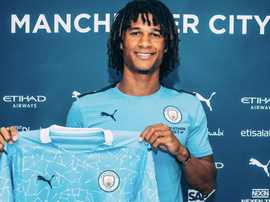 VIDEO : Nathan Aké raconte comment De Bruyne l'a aidé à s'intégrer. Dugout