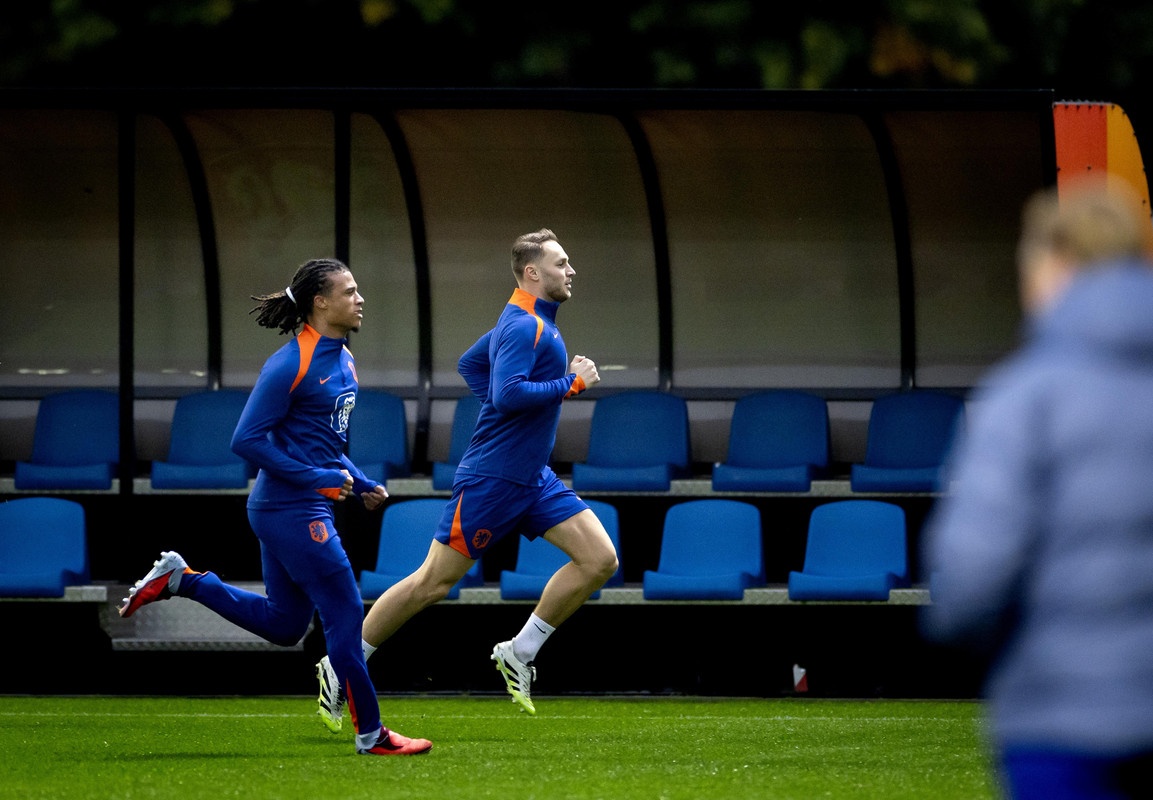 Al Barça le gusta Aké, pero el City tiene otros planes