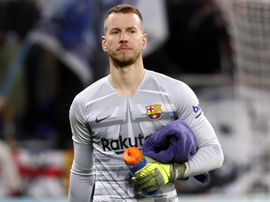 Goleiro do Barcelona, Neto sofre entorse de tornozelo. Twitter/FCBarcelona_es