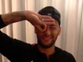 Neymar fazendo o gesto de Dele Alli. Instagram/JesseLingard
