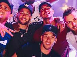 Neymar convidou Arthur para sua mansão. Twitter