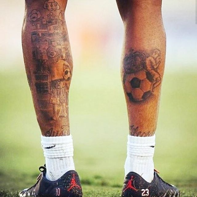 Neymar presume de tatuajes - BeSoccer