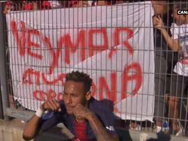 Neymar 'causando' em comemoração. Captura/Canal+