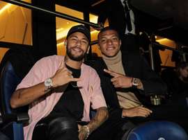 La joie de Mbappé et Neymar dans les tribunes du Parc des Princes. Twitter/KMbappe
