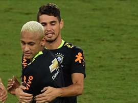 O meia terminou chorando depois da partida. AFP