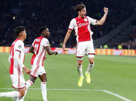 Tagliafico teria sido oferecido ao PSG. Ajax