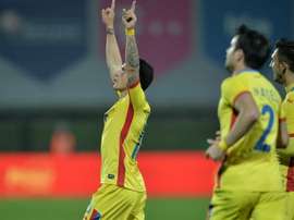 Nicusor Stanciu celebra su gol, su primer tanto para Rumanía, el mismo día de su debut en un amistoso ante Lituania. FRF