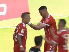 Wagner le sirvió el gol en bandeja. AFP