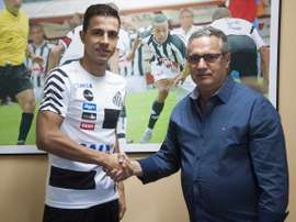 Nilmar está de regresso ao futebol brasileiro. Twitter/Santos