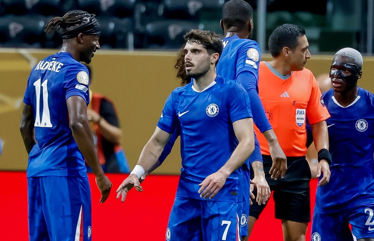 Arsenal keep Madueke on their radar with no bids yet