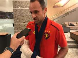 O goleiro do Sport Magrão fraturou o braço direito. Twitter @sportrecife