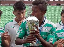 Atacante pertencia aos quadros do Santos Laguna. Twitter