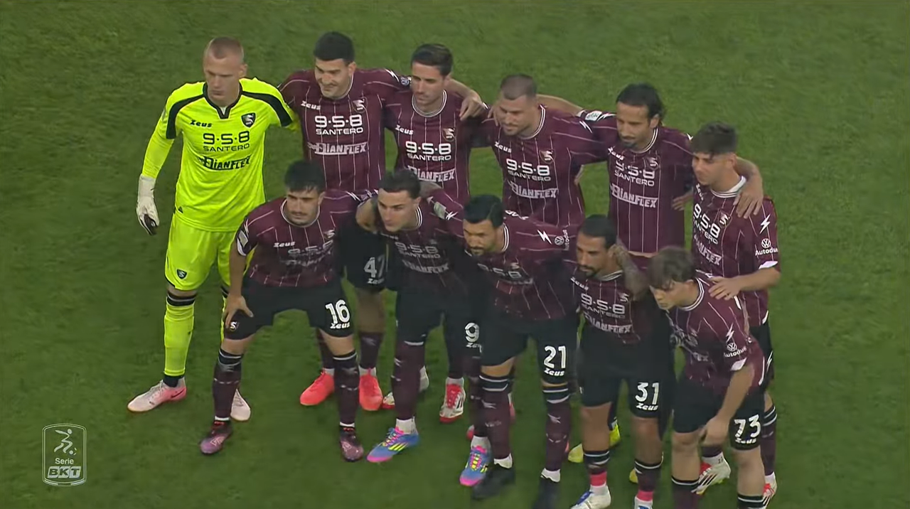 El doble descenso amenaza a la Salernitana