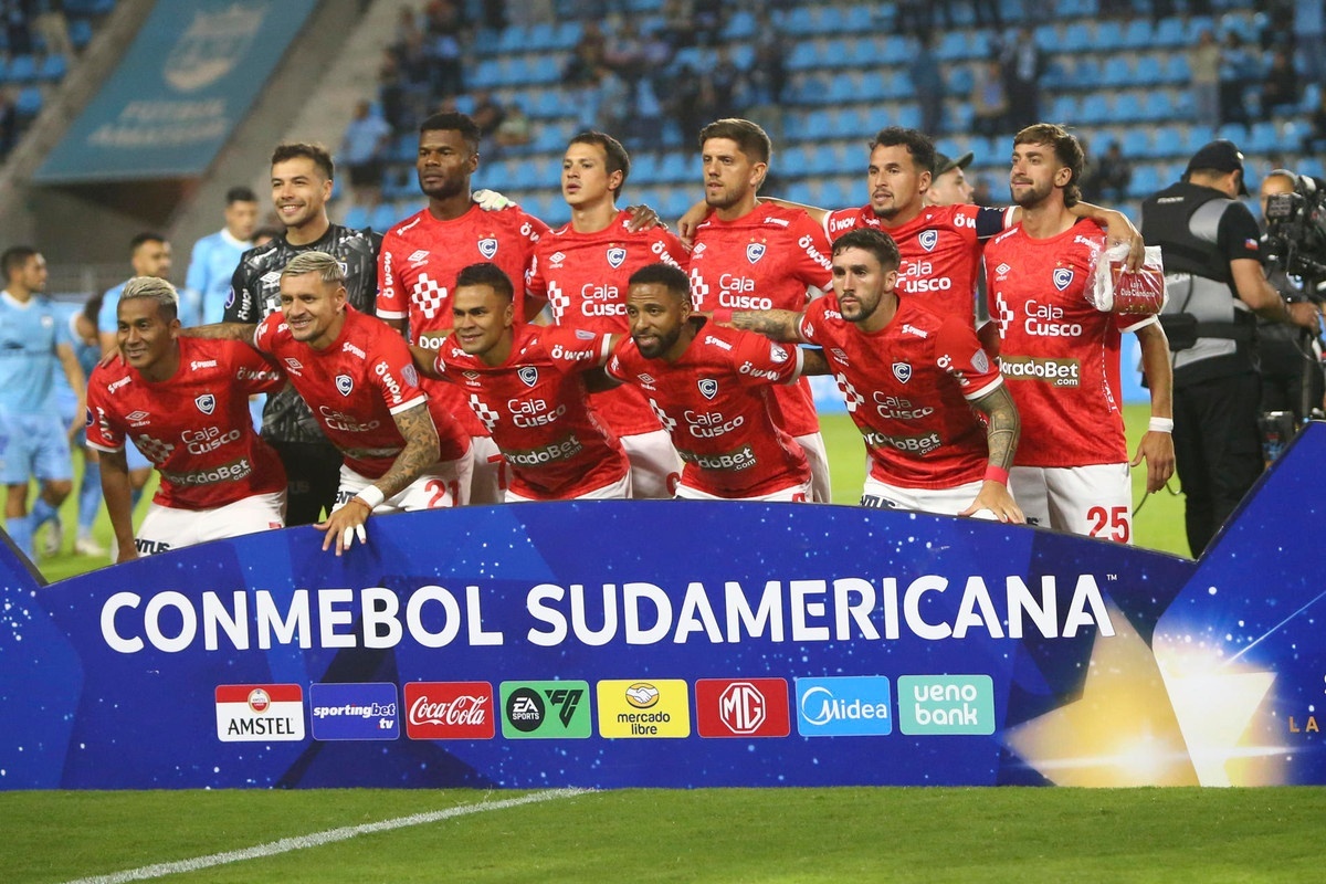 Cienciano hunde a Deportes Iquique