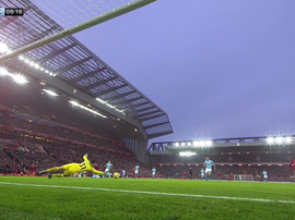 Chute colocado, e gol do Liverpool. Twitter/SkySports