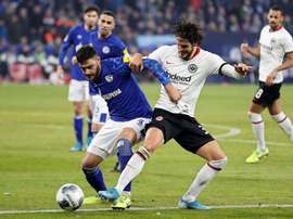Le Milan en contact permanent avec Ozan Kabak. EFE