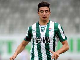 Ozan Tufan, jugador del Fenerbahçe, durante un partido mientras militaba en el Bursaspor. Bursaspor