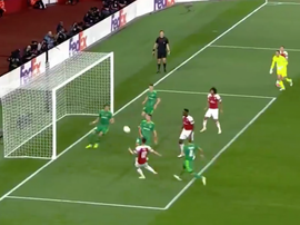 Ozil got the fourth for Arsenal. Captura