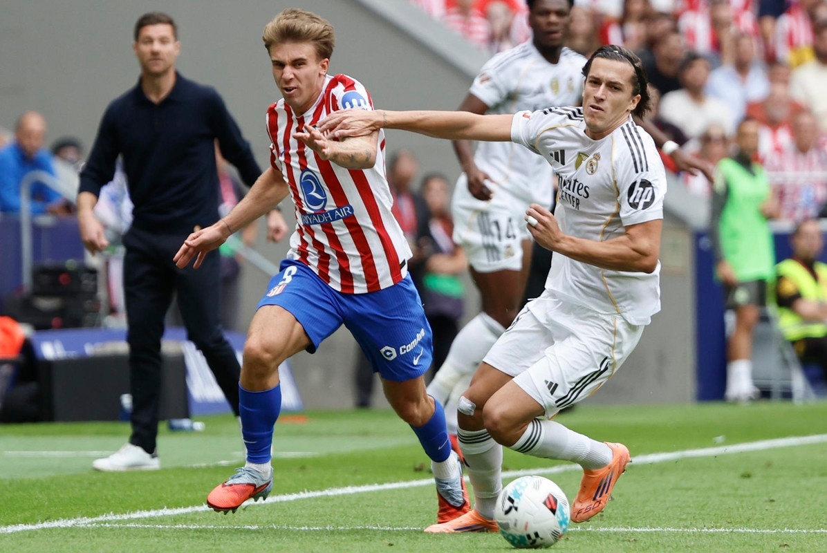 Pablo Barrios vuelve para la Champions