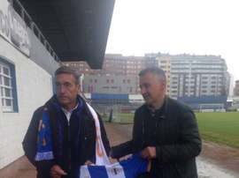 Paco Parreño ha sido presentado como nuevo entrenador del Real Avilés. RealAvilésCF