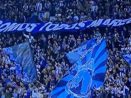 Los hinchas del Oporto mostraron su apoyo a Marega. Twitter/FCPorto_Actus