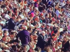 The Camp Nou waved their handkerchieves at the Barca president. Captura/MovistarLaLiga