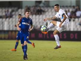 Paraná e Santos se enfrentam pela 24ª rodada do Campeonato Brasileiro. Twitter @Torcedorescom