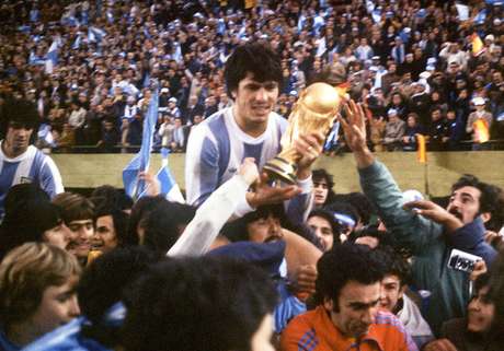 El capitán de Argentina que levantó la Copa del Mundo con 25 años ...